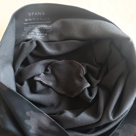 SPANX High Rise Seamless Camo Ankle Length Leggings SZ M - Picture 10 of 13